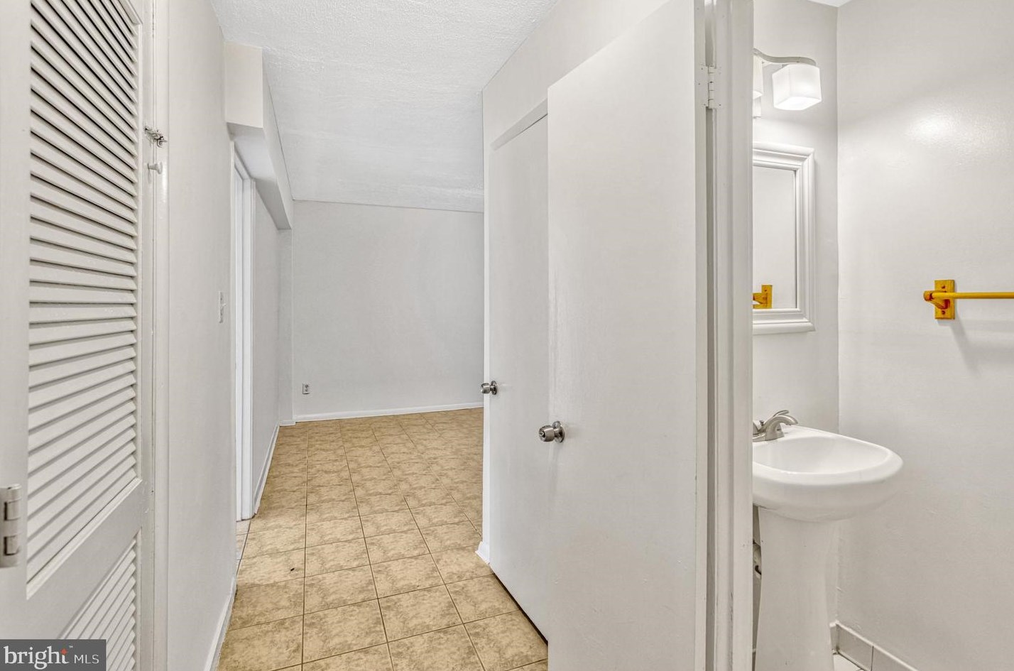 12532 Armada Pl, Woodbridge VA  22192-3135 exterior