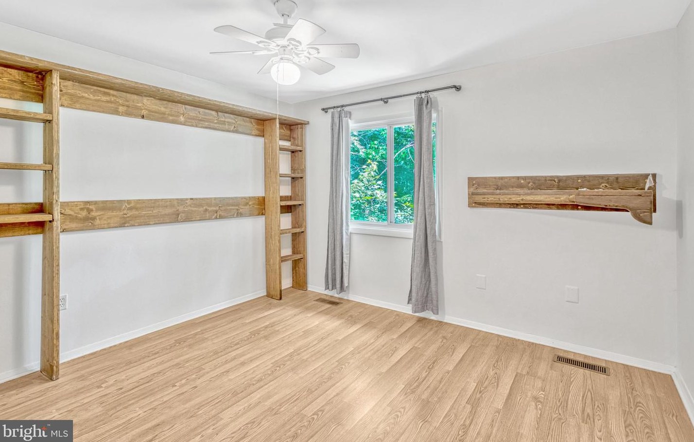 12532 Armada Pl, Woodbridge VA  22192-3135 exterior