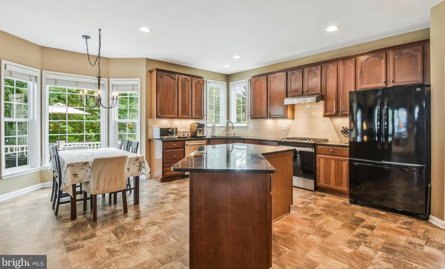 9919 Fisherford Ct, Bristow, VA 20136