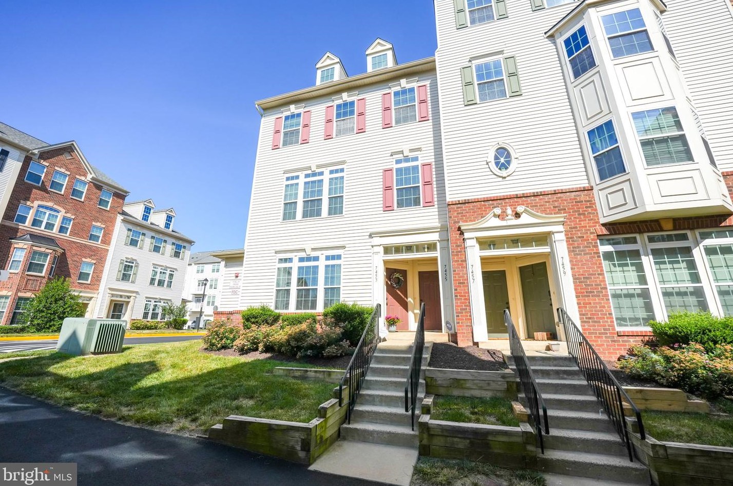 7453 Brunson Cir, Gainesville, VA 20155