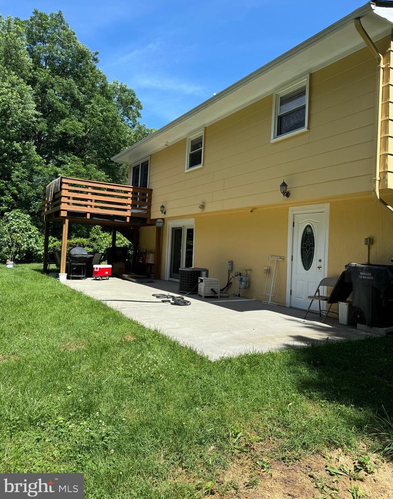 13100 Kendale Ct, Woodbridge, VA 22193-5218