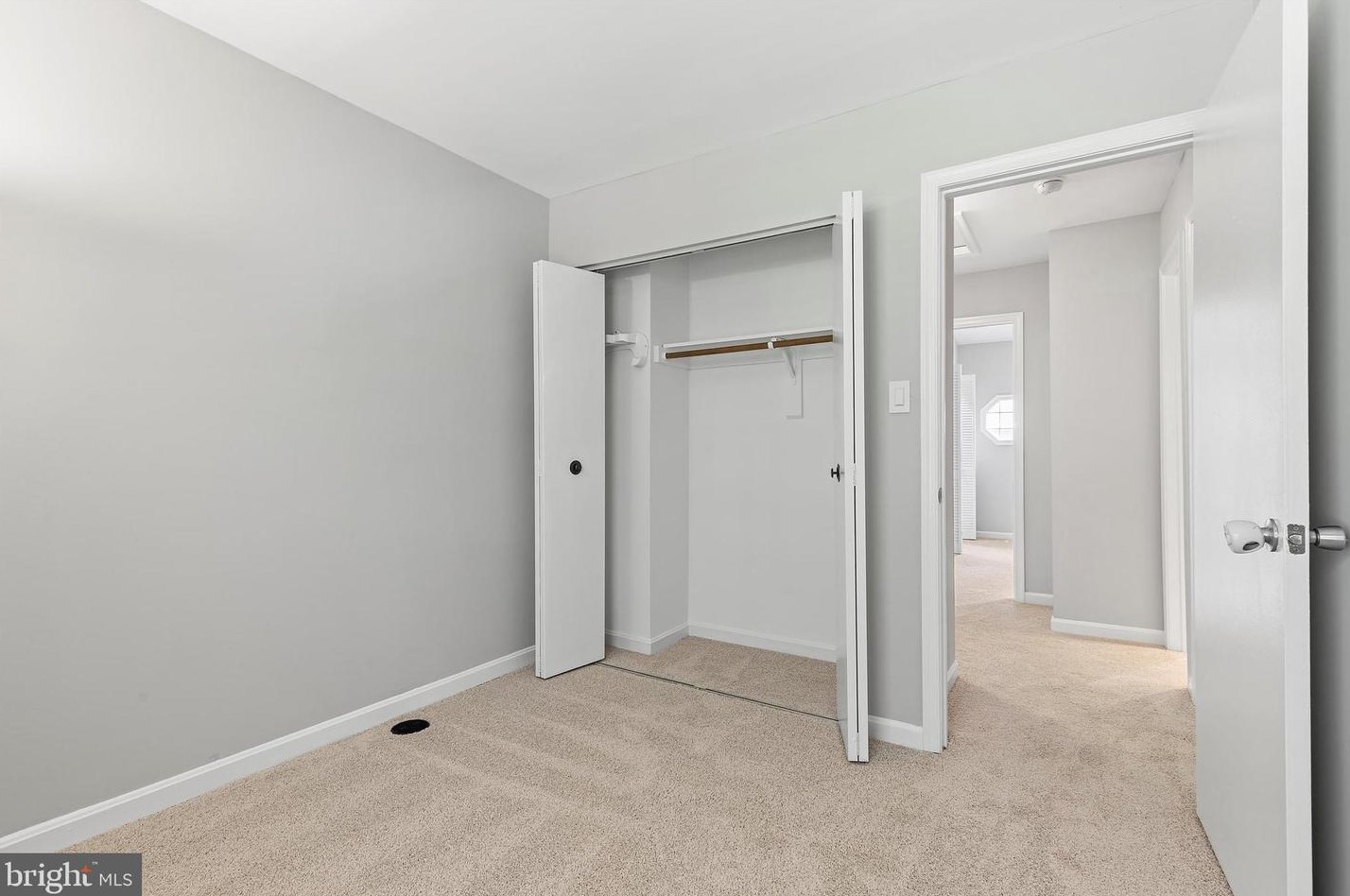 15244 Streamside Ct, Dumfries VA  22025-3021 exterior