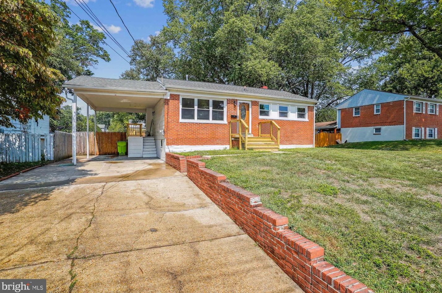 2341 Longview Dr, Woodbridge, VA 22191-2636