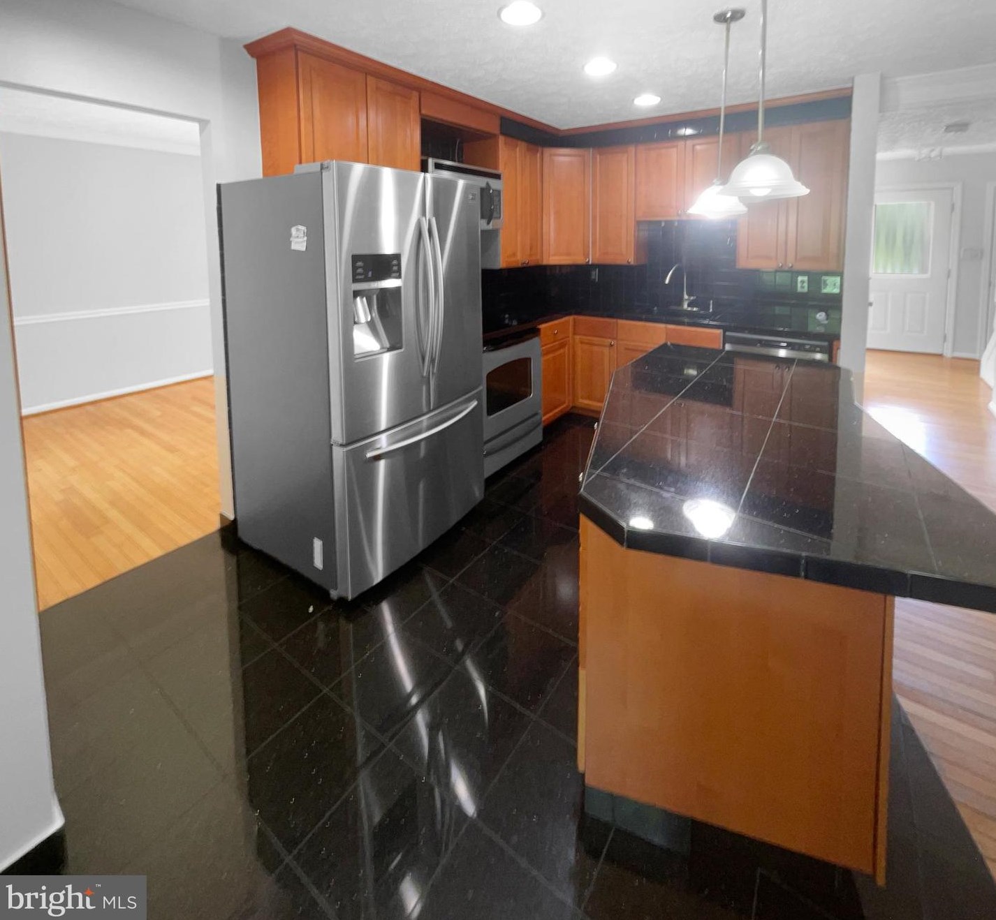 12827 Valleyhill St, Woodbridge, VA 22192