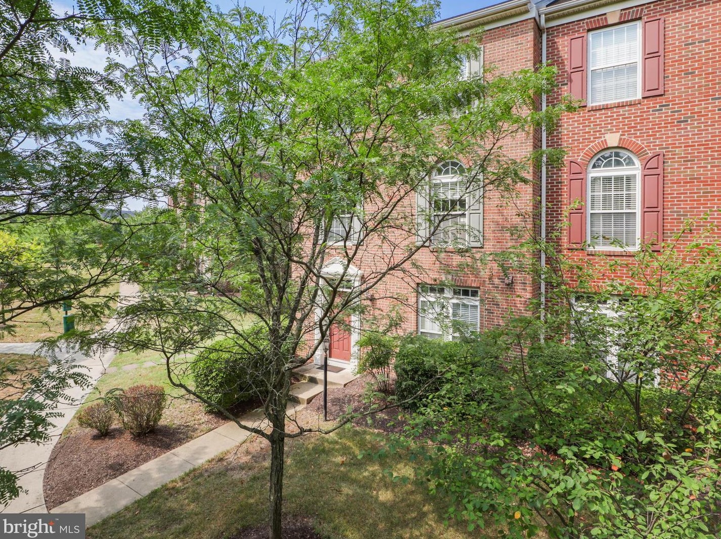 2165 Potomac Club Pkwy, Woodbridge, VA 22191-6548