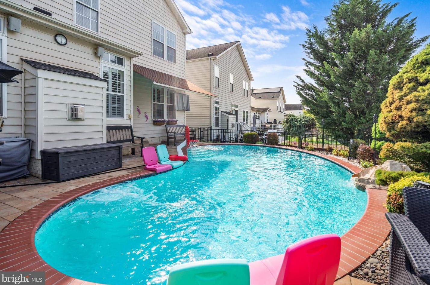 18166 Camdenhurst Dr, Gainesville, VA 20155