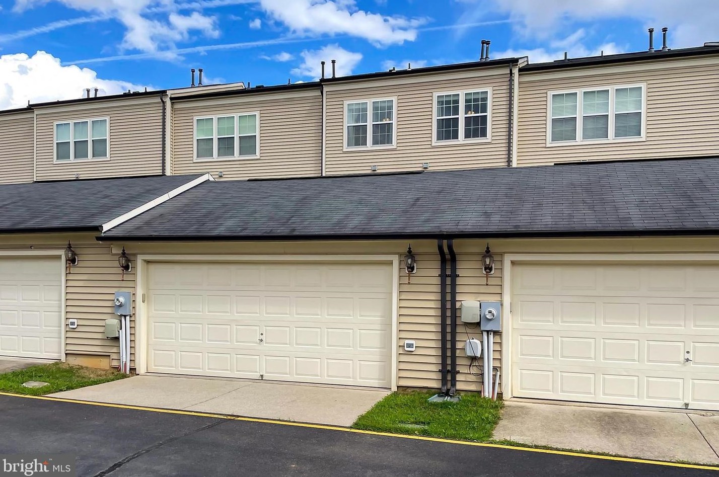 9306 Alvyn Lake Cir, Bristow, VA 20136-6151