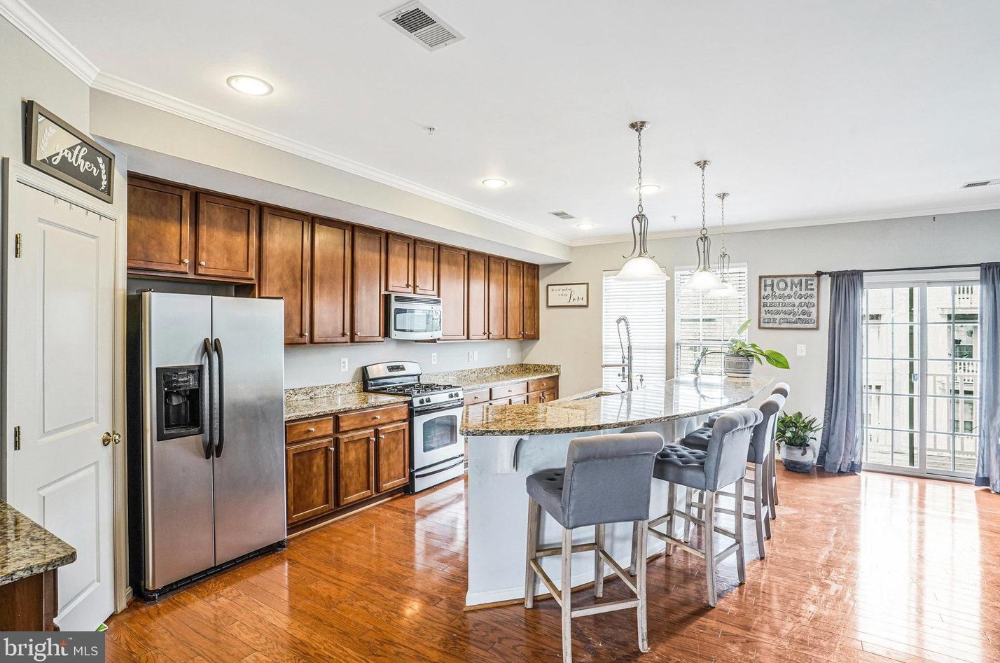 8011 Crescent Park Dr #182, Gainesville, VA 20155