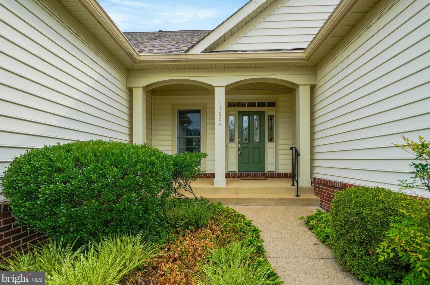 13664 Paddock Ct, Gainesville, VA 20155