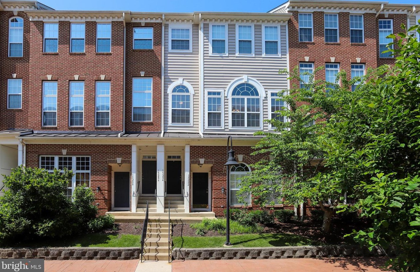 15284 Rosemont Manor Dr, Haymarket, VA 20169