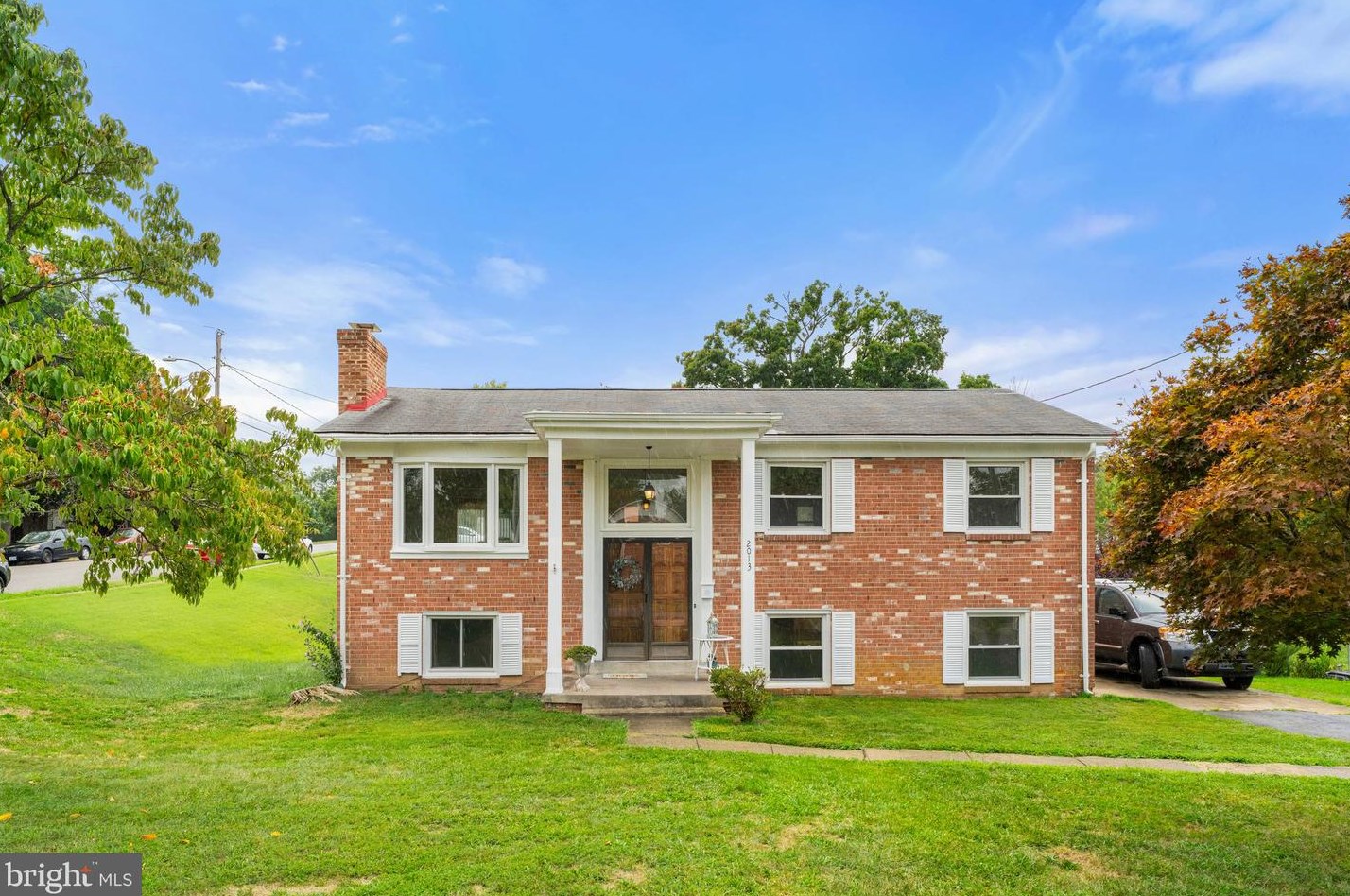 2013 Radford Dr, Woodbridge, VA 22191-2560