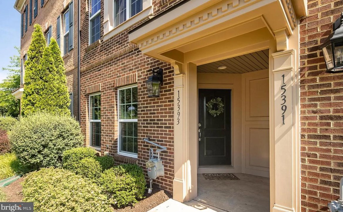 15393 Rosemont Manor Dr, Haymarket, VA 20169-6239