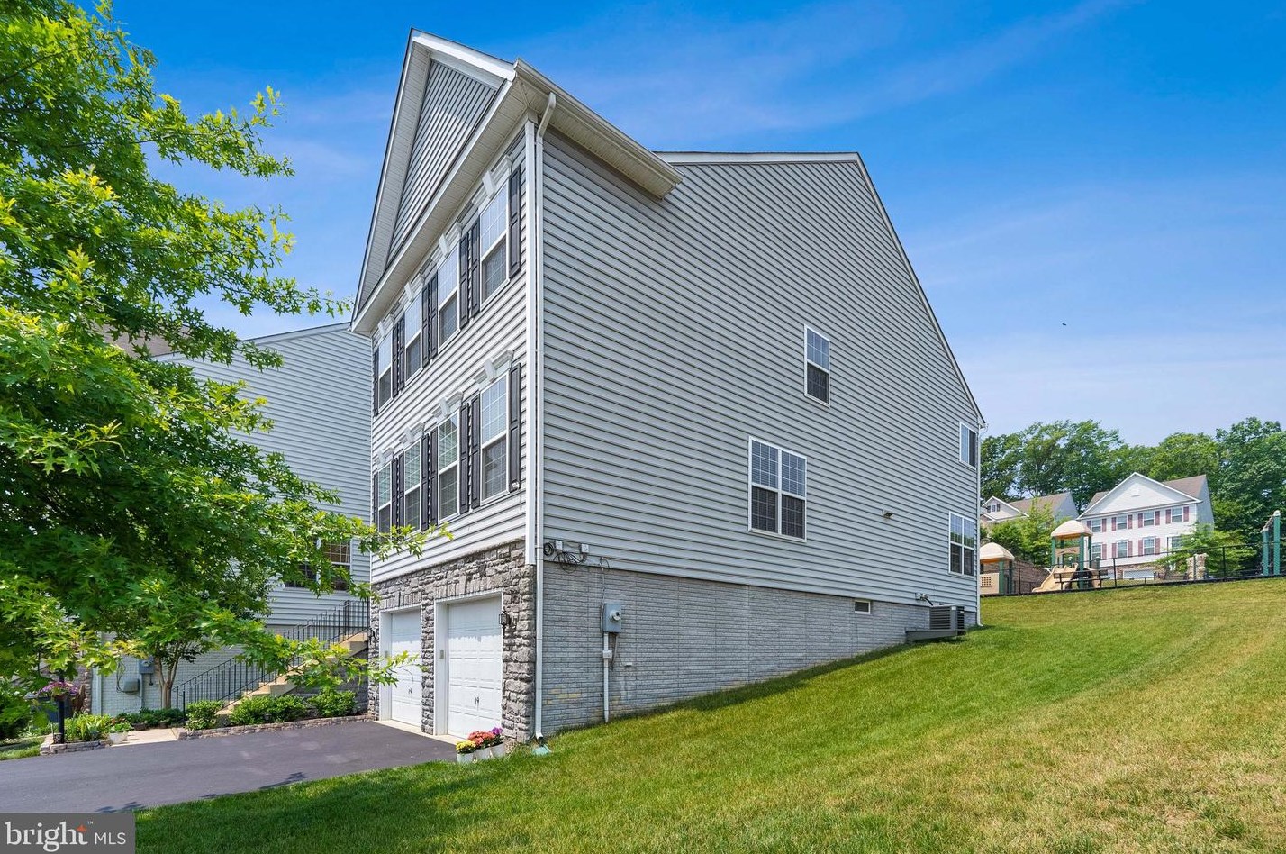 3546 Eagle Ridge Dr, Woodbridge, VA 22191