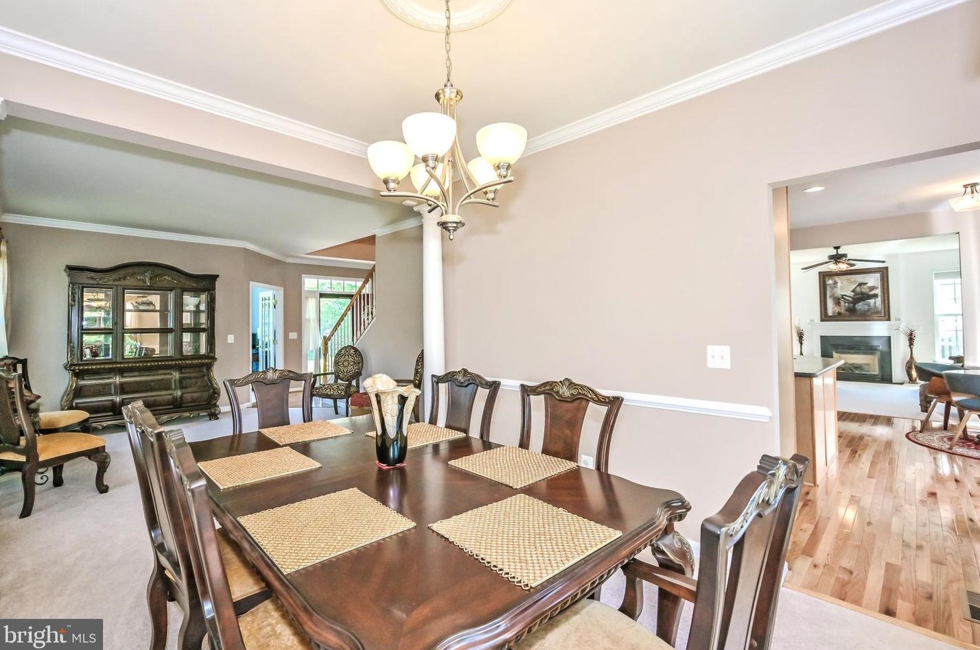 8393 Mineral Spg Dr, Manassas VA 20112-2420 exterior