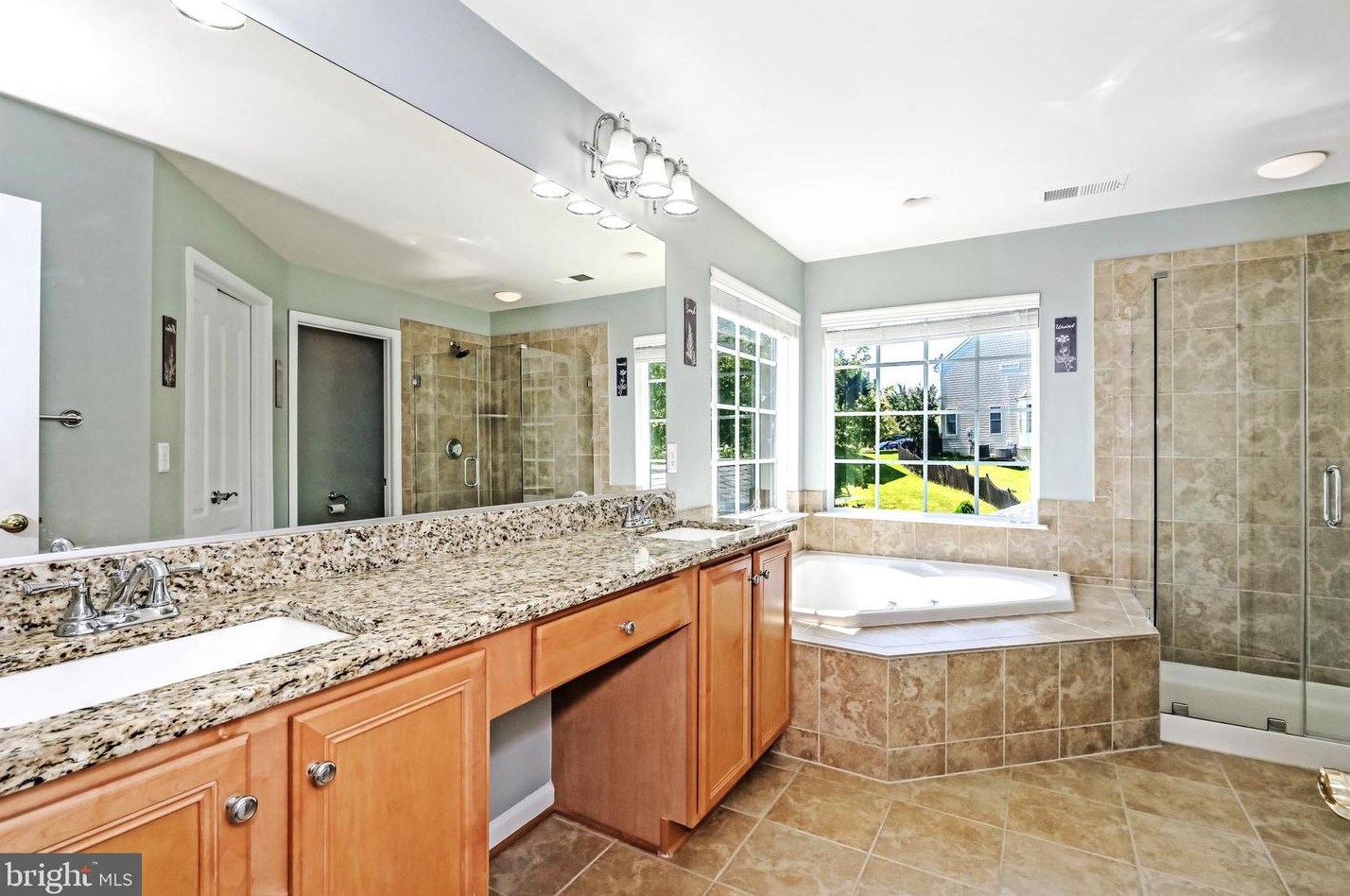 8393 Mineral Spg Dr, Manassas VA 20112-2420 exterior