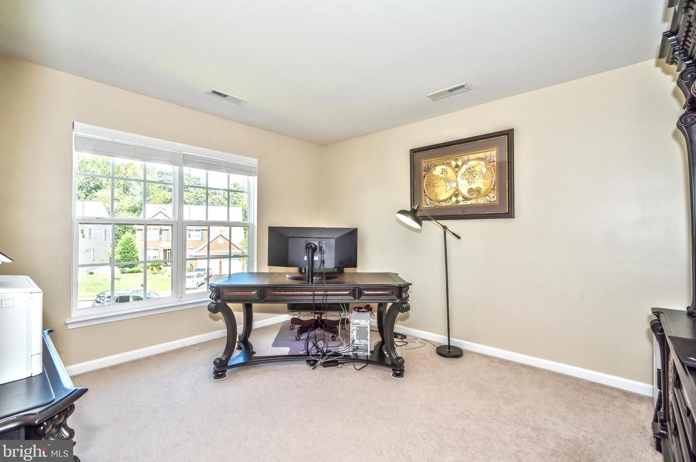 8393 Mineral Spg Dr, Manassas VA 20112-2420 exterior