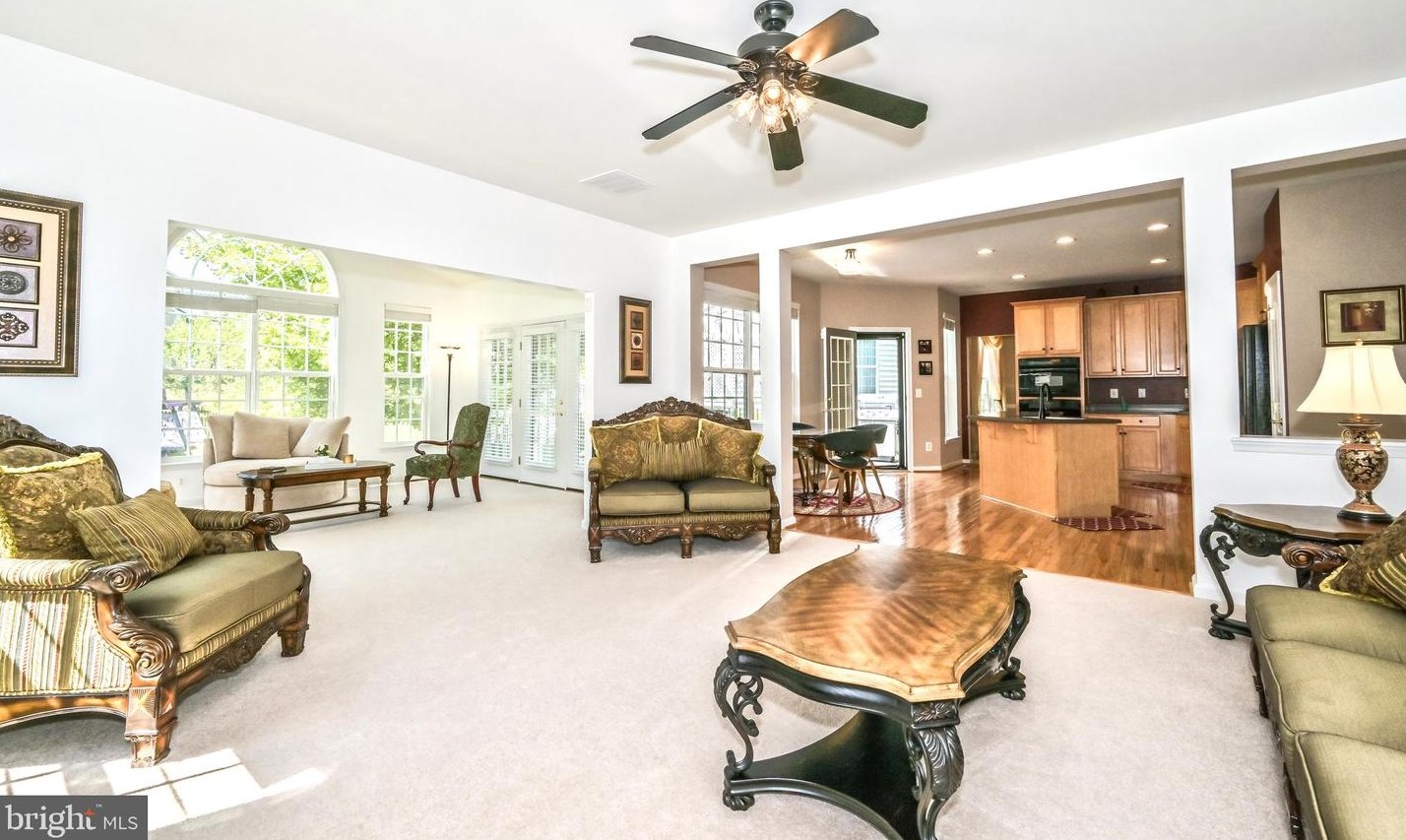 8393 Mineral Spg Dr, Manassas VA 20112-2420 exterior