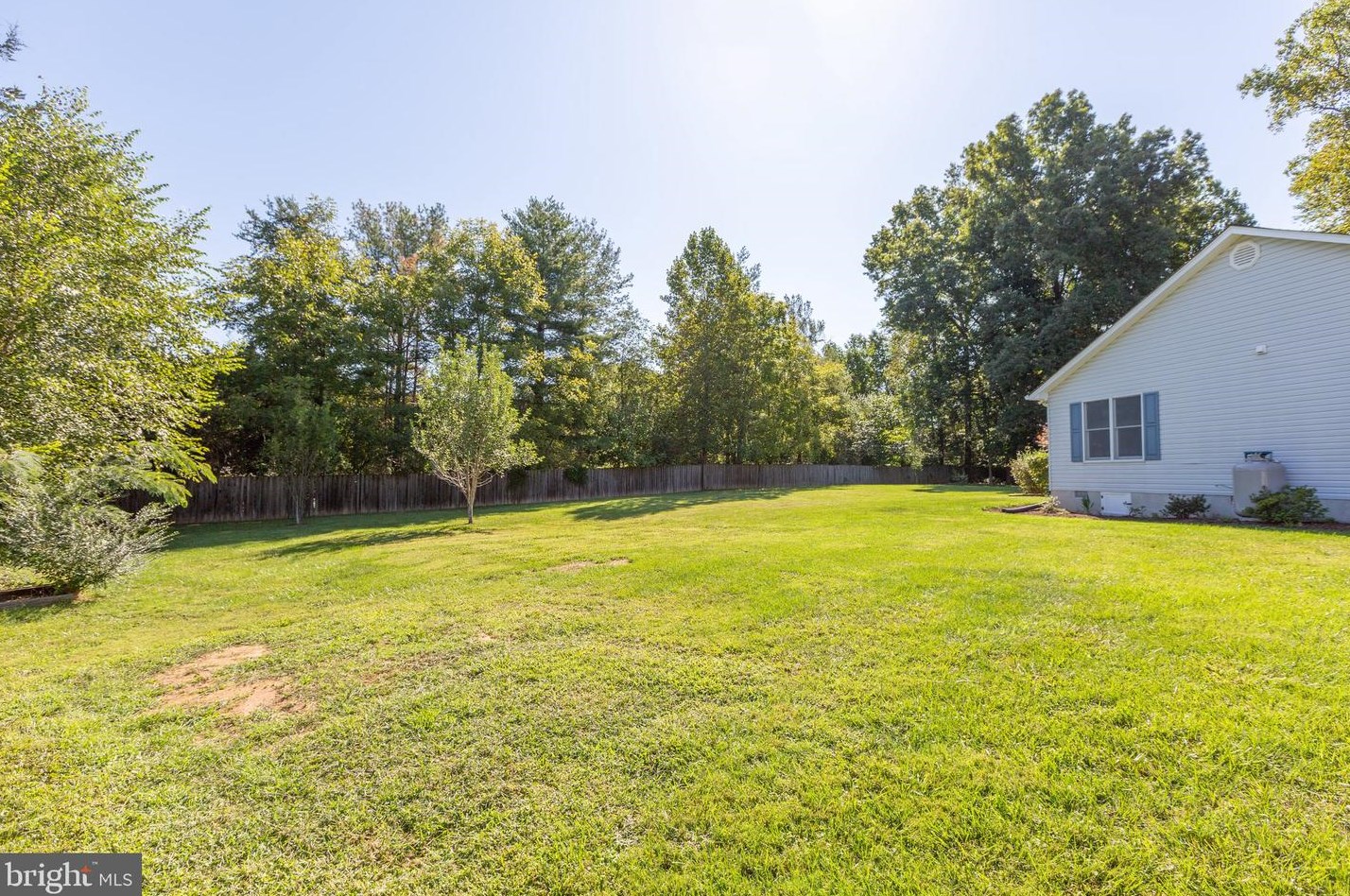 10647 Moore Dr, Manassas VA 20111-2929 exterior