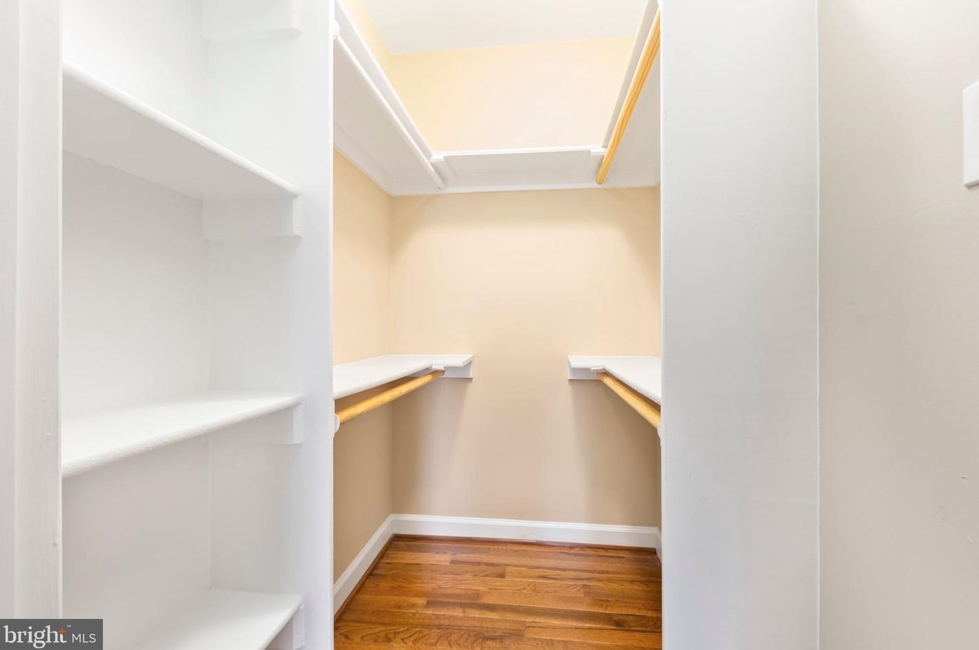 10647 Moore Dr, Manassas VA 20111-2929 exterior