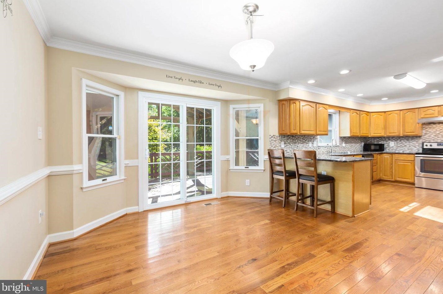 10647 Moore Dr, Manassas VA 20111-2929 exterior