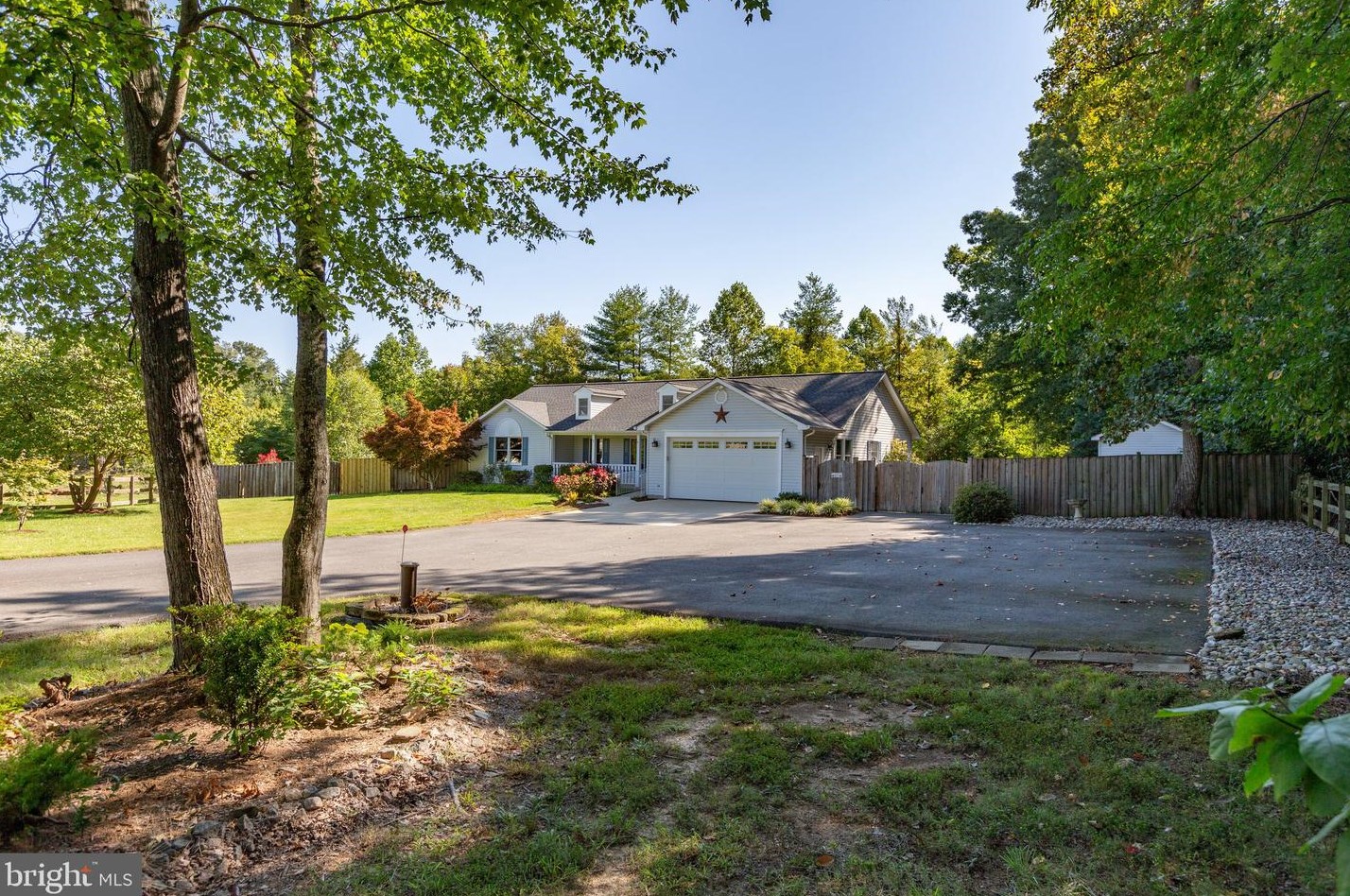 10647 Moore Dr, Manassas VA 20111-2929 exterior