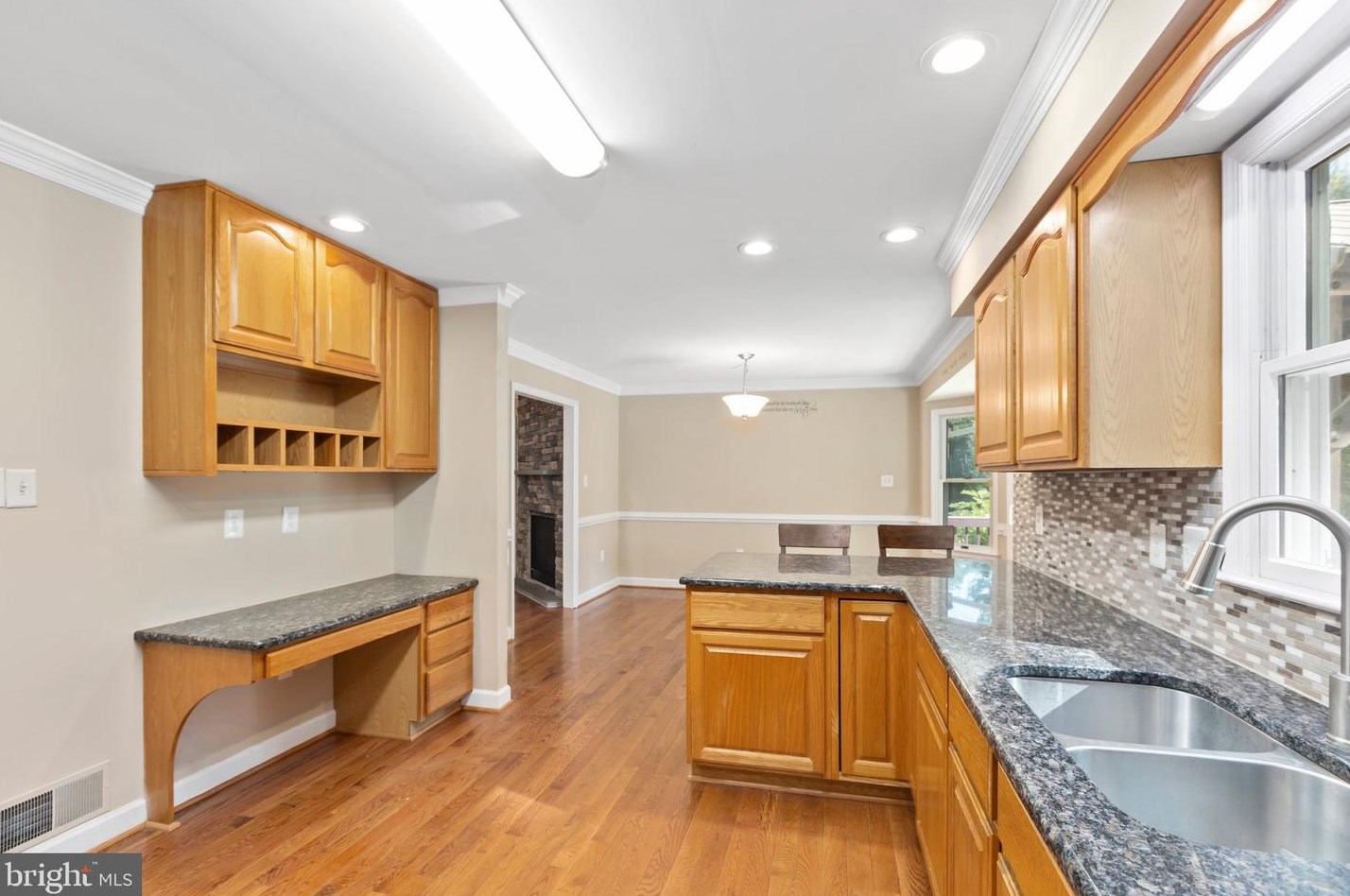 10647 Moore Dr, Manassas VA 20111-2929 exterior