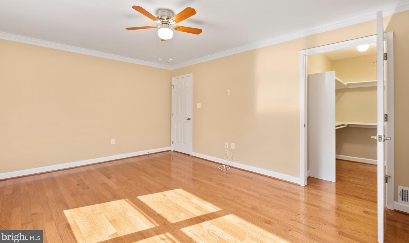 10647 Moore Dr, Manassas VA 20111-2929 exterior