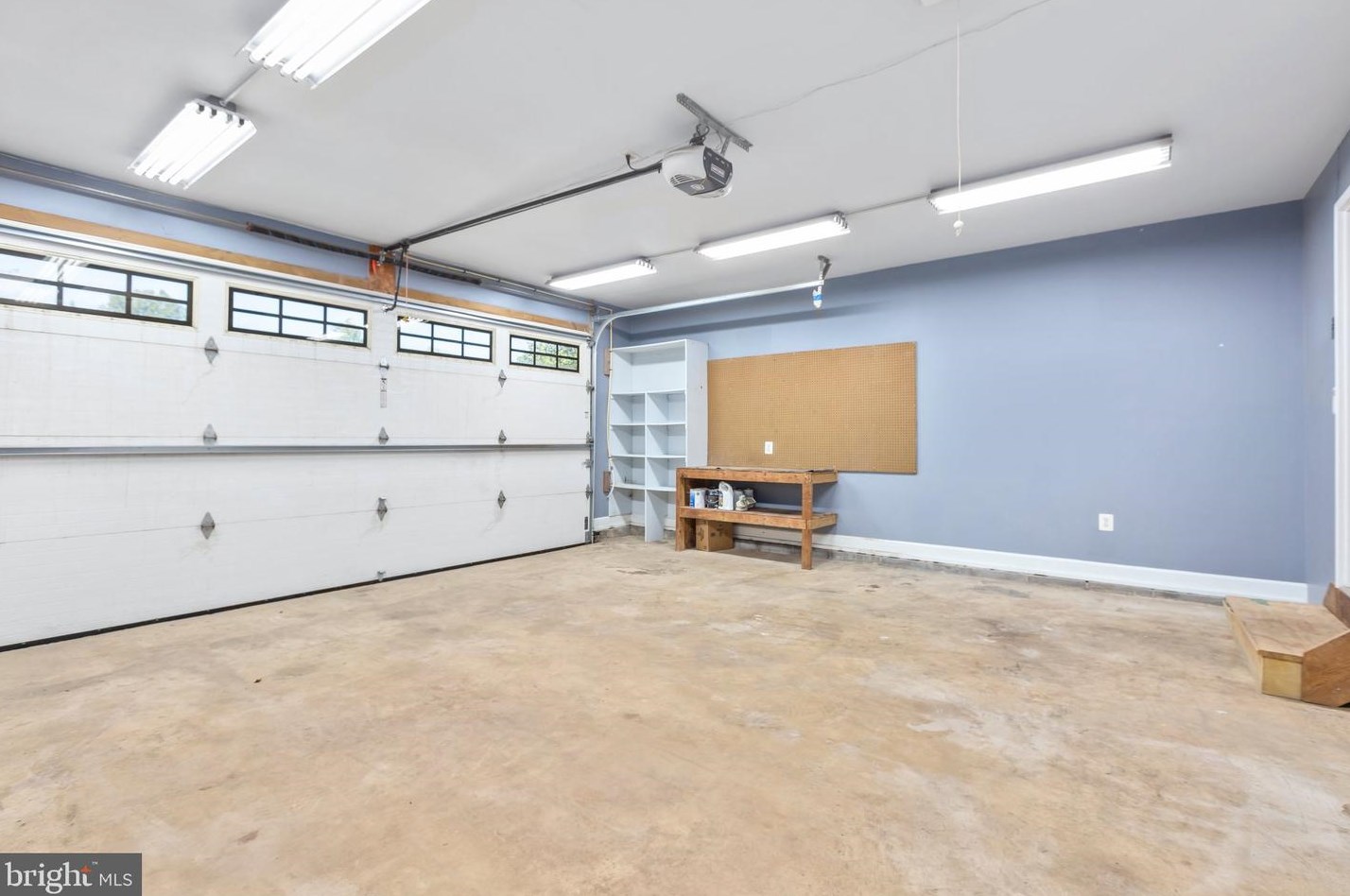 10647 Moore Dr, Manassas VA 20111-2929 exterior