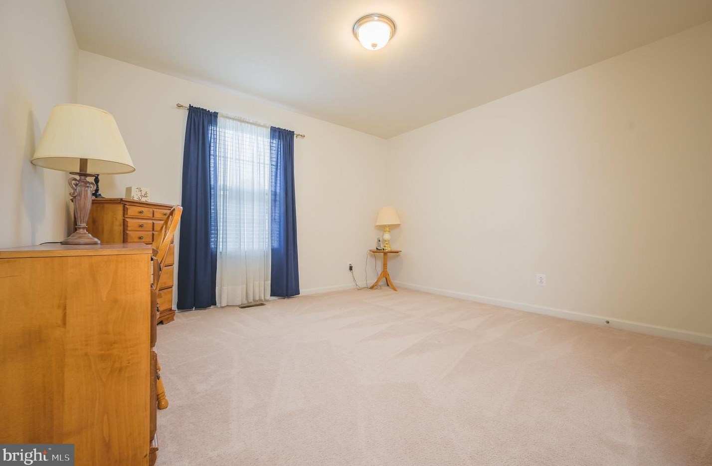 8302 Mineral Spg Dr, Manassas VA 20112-2421 exterior