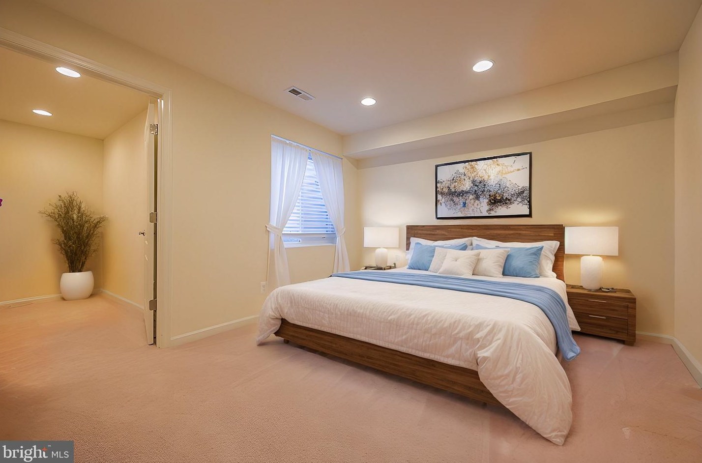 8302 Mineral Spg Dr, Manassas VA 20112-2421 exterior