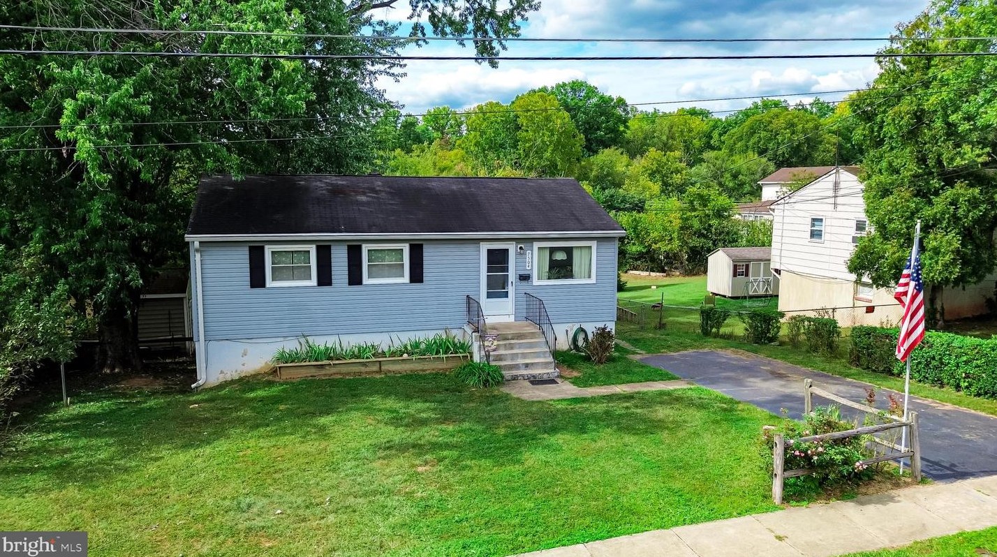 7504 Alleghany Rd, Manassas, VA 20111-4147