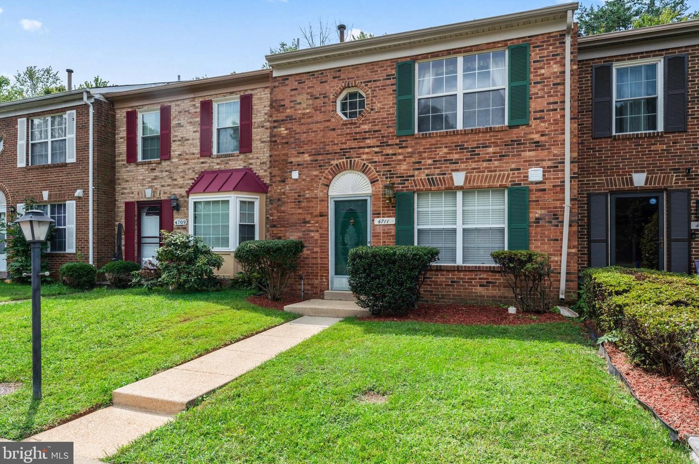 4711 Park Ct, Woodbridge, VA 22193-3077