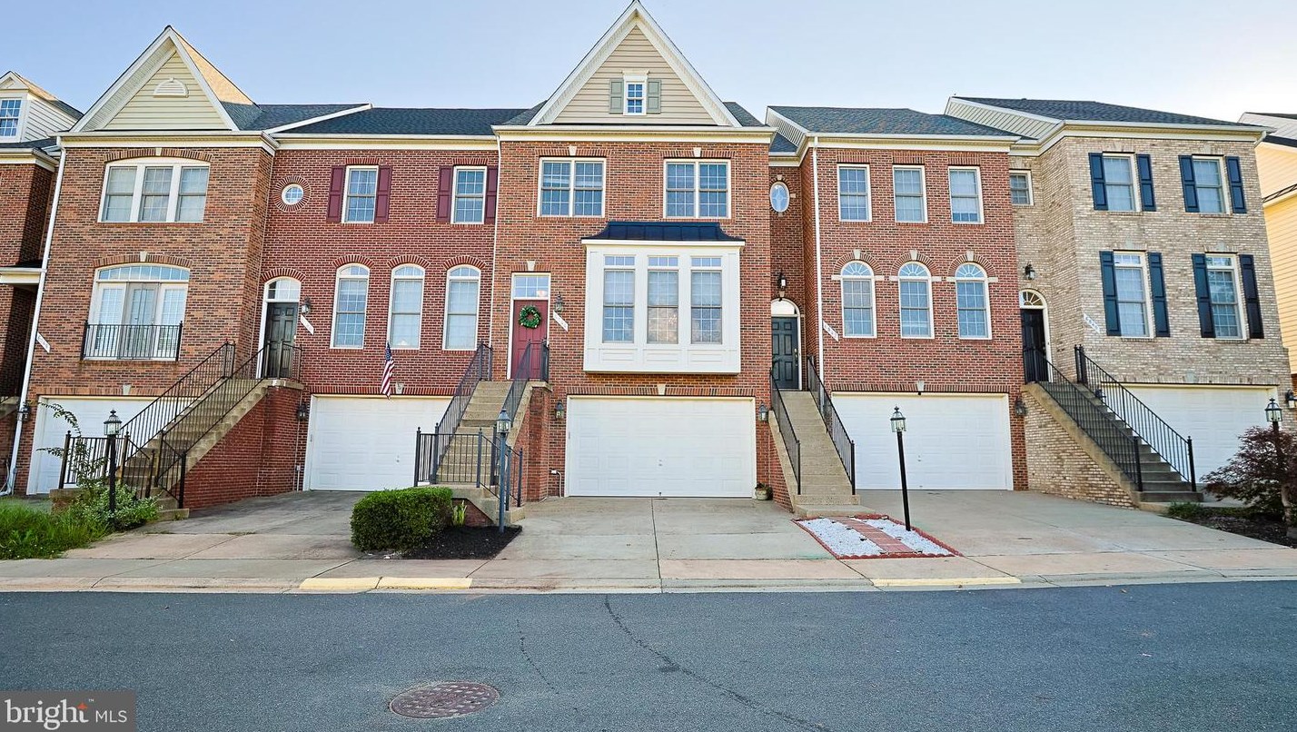 6844 Witton Cir, Gainesville, VA 20155