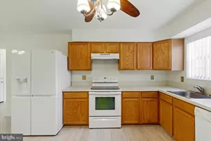 13217 Nickleson Dr, Woodbridge, VA 22193 - Photo 8