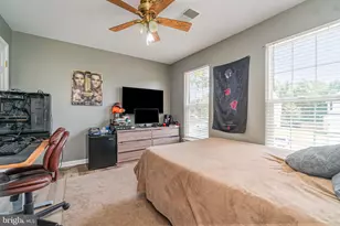 17616 Chisholm Ln, Dumfries, VA 22026 - Photo 22