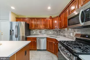 17616 Chisholm Ln, Dumfries, VA 22026 - Photo 6