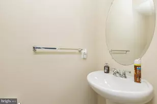 4511 Potomac Highlands Cir, Triangle, VA 22172 - Photo 8