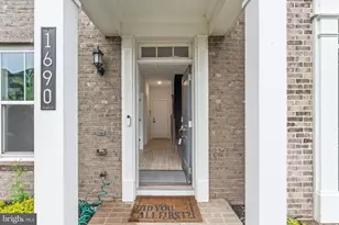 1690 Dunnington Pl, Dumfries, VA 22026 - Photo 6