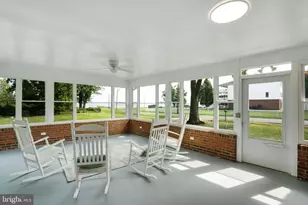 1102 Burton St, Woodbridge, VA 22191 - Photo 4