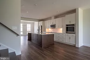 647 Angelfish Wy, Woodbridge, VA 22191 - Photo 2