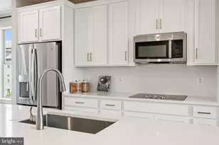 8651 Lovelace St, Manassas, VA 20109 - Photo 6