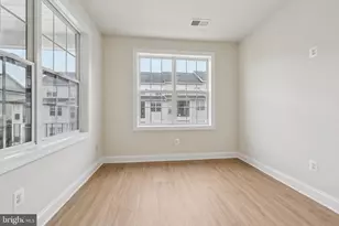 2246 Margraf Cir, Woodbridge, VA 22191 - Photo 10