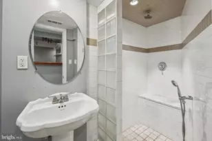 4006 Dubois Ct, Woodbridge, VA 22193 - Photo 34