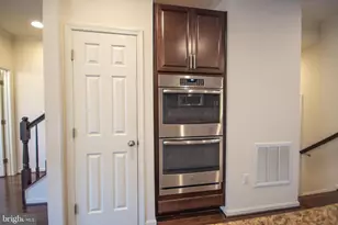 8024 Cayzer Ln, Gainesville, VA 20155 - Photo 8