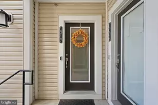 1317 Rail Stop Dr, Woodbridge, VA 22191 - Photo 6