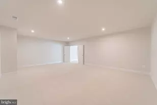 8701 Maple Springs Pl, Manassas, VA 20112 - Photo 64