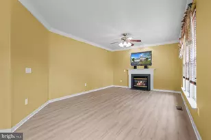 15381 Tina Ln, Woodbridge, VA 22193 - Photo 14