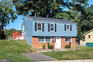 14220 Fallbrook Ln, Woodbridge, VA 22193 - Photo 2