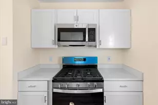 14220 Fallbrook Ln, Woodbridge, VA 22193 - Photo 26