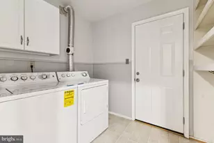 11977 William and Mary Cir, Woodbridge, VA 22192 - Photo 16